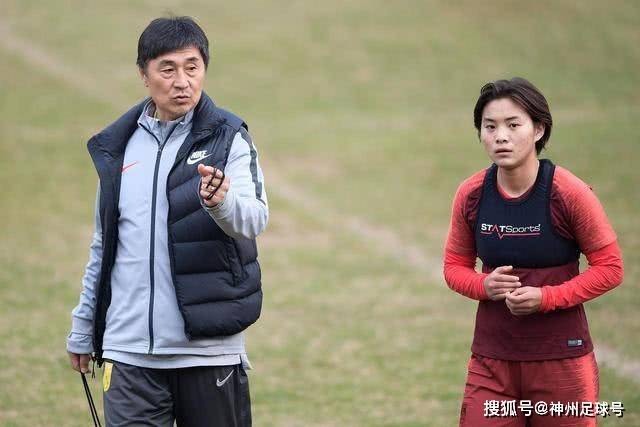 欧足联要求因凡蒂诺辞职，面临不信任投票威胁